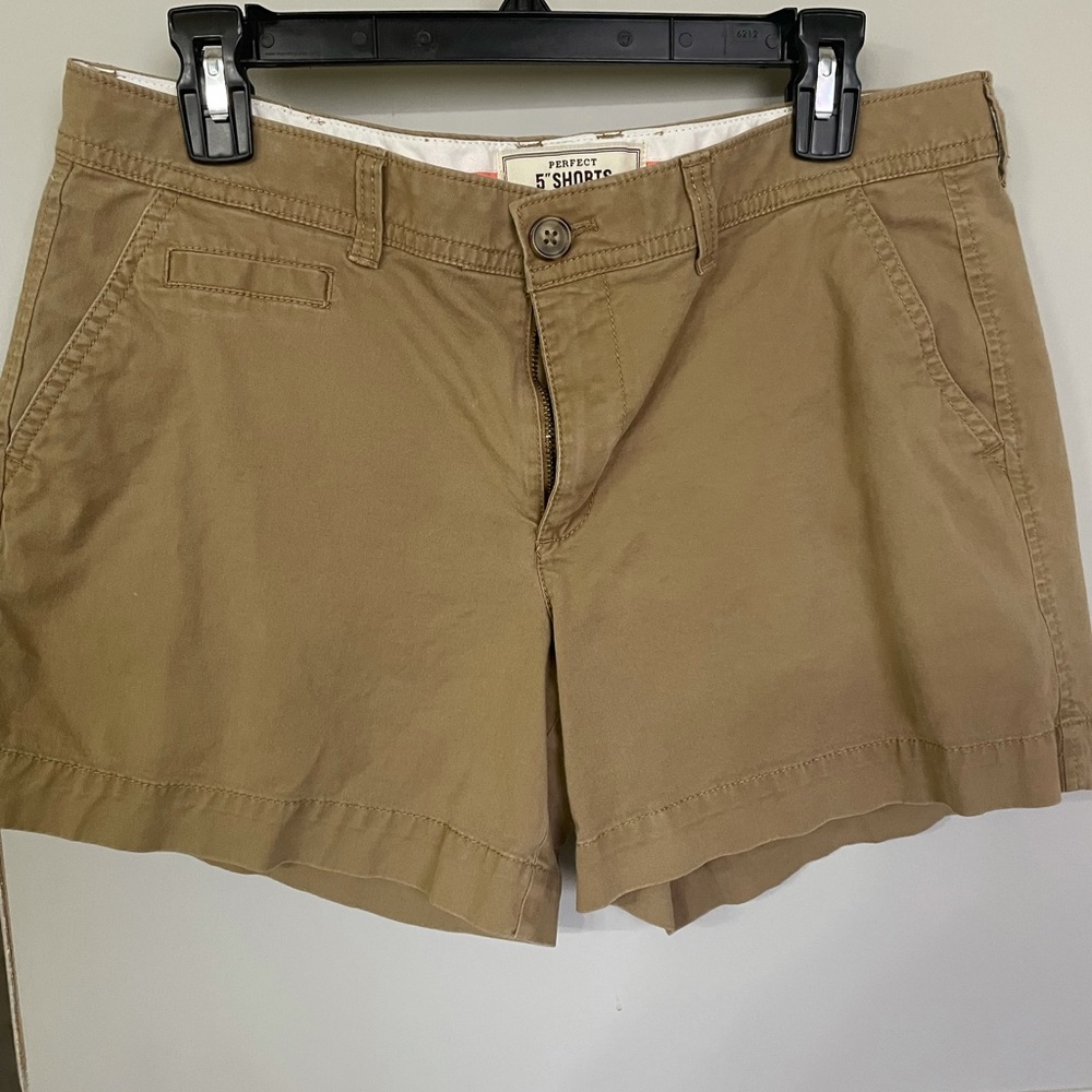 Old Navy Khaki Perfect Shorts- 5in